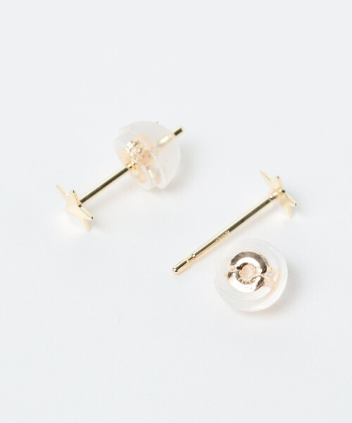 Ray BEAMS（レイビームス）の「Ray BEAMS / K10 スター ピアス（ピアス（両耳用）・レディース・ゴールド・ONE SIZE）」の2枚目の写真