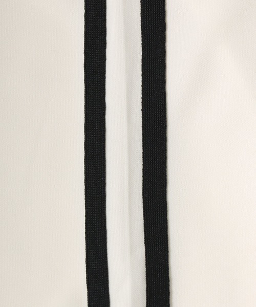 Salong hameu（サロン ハミュー）の「ワンポイントロゴ刺繍 サイドラインジャージ トラックジャケット レディース（ジャージ・レディース・グレー/アイボリー/ブラック・M/L）」の16枚目の写真