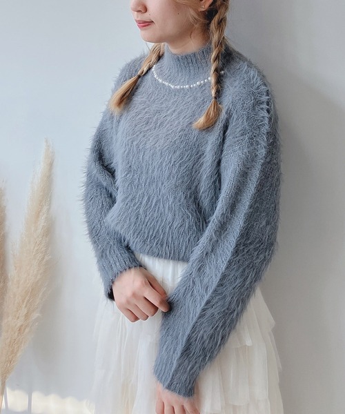 AS KNOW AS plus（アズノゥアズプラス）の「☆パール付き フェザーヤーン シャギー ニットプルオーバー（ニット/セーター・レディース・グレー/ピンクベージュ/アイボリー・FREE）」の16枚目の写真