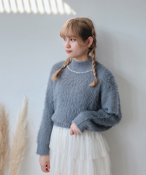 AS KNOW AS plus（アズノゥアズプラス）の「☆パール付き フェザーヤーン シャギー ニットプルオーバー（ニット/セーター・レディース・グレー/ピンクベージュ/アイボリー・FREE）」の17枚目の写真