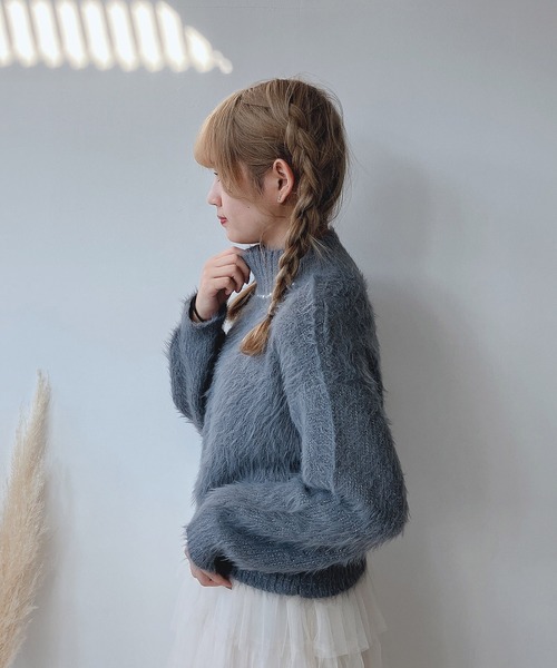 AS KNOW AS plus（アズノゥアズプラス）の「☆パール付き フェザーヤーン シャギー ニットプルオーバー（ニット/セーター・レディース・グレー/ピンクベージュ/アイボリー・FREE）」の18枚目の写真