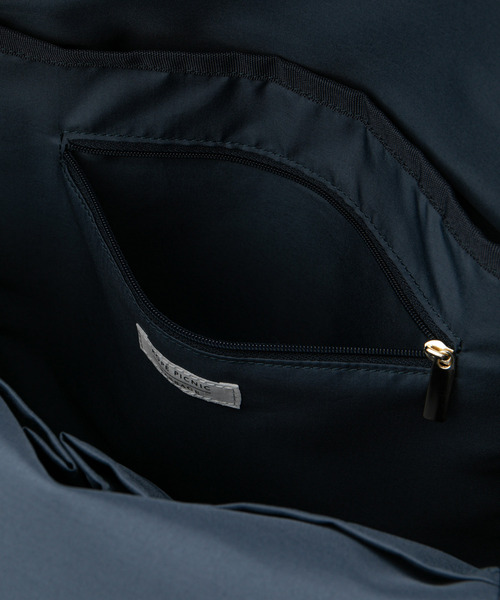 ROPE' PICNIC(ロペピクニック)の「A4対応・撥水加工/リサイクルポリエステルツイルリュック(バックパック/リュック・レディース・ブラック/チャコールグレー/ベージュ/ブルー系その他5/ベージュ系その他・FREE)」の7枚目の写真