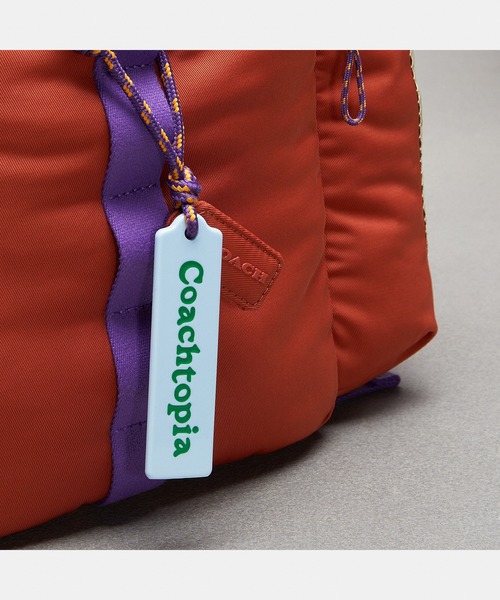 Coachtopia 赤 リュック・バックパック Coachtopia Loop Backpack | Coachtopia ™