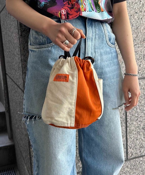 UNIVERSAL OVERALL（ユニバーサルオーバーオール）の「UNIVERSAL OVERALL / UO 2素材切替ドローストリング / UVO-179（ショルダーバッグ・レディース・ベージュ/オレンジ/カーキ・ONESIZE）」の3枚目の写真