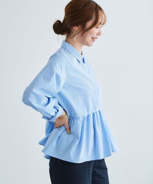 le.coeur blanc(ルクールブラン)の「ギャザーペプラムシャツ(シャツ/ブラウス・レディース・オフホワイト/ブルー系その他3・38)」の6枚目の写真