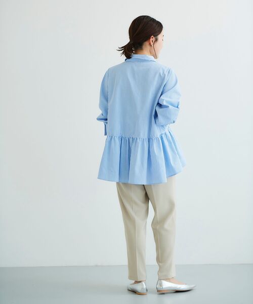 le.coeur blanc(ルクールブラン)の「ギャザーペプラムシャツ(シャツ/ブラウス・レディース・オフホワイト/ブルー系その他3・38)」の22枚目の写真