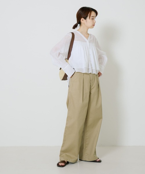 URBAN RESEARCH（アーバンリサーチ）の「コットンボイルフリルブラウス（シャツ/ブラウス・レディース・ブルー/ブラック/ホワイト/ベージュ系その他・FREE）」の15枚目の写真