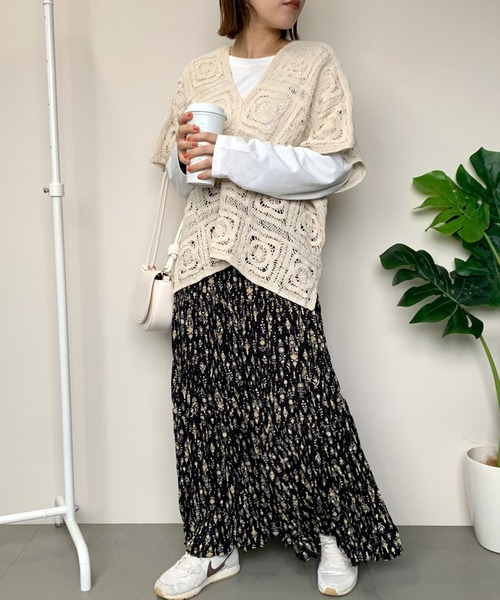 CRB（シーアールビー）の「かぎ編みレーストップス（ニット/セーター・レディース・ブラック/ベージュ/オフホワイト・F）」の4枚目の写真