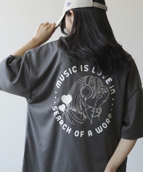 make a ray!（メイク ア レイ！）の「【0】ハート刺繍＆ガールイラスト LOVE MUSIC  ビッグシルエット プリントTシャツ/接触冷感（Tシャツ/カットソー・レディース・チャコールグレー/ホワイト/ブルー系その他/ダークグレー/オフホワイト/ブルー・L/M）」の5枚目の写真