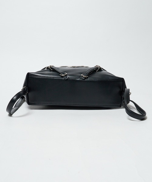 Chick（チック）の「Shoulder bag Backpack 2WAY type / ショルダーバッグ バックパック 2WAYタイプ（ショルダーバッグ・レディース・シルバー/ブラック・FREE）」の5枚目の写真