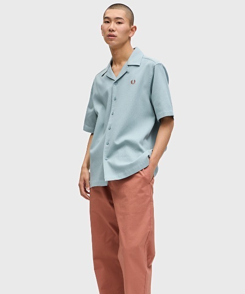 FRED PERRY（フレッドペリー）の「Pique Texture Revere Collar Shirt／ピケテクスチャーオープンカラーシャツ（シャツ/ブラウス・メンズ・ネイビー/サックスブルー/オフホワイト/ベージュ/ネイビー系/ライトブルー・M/L）」の17枚目の写真