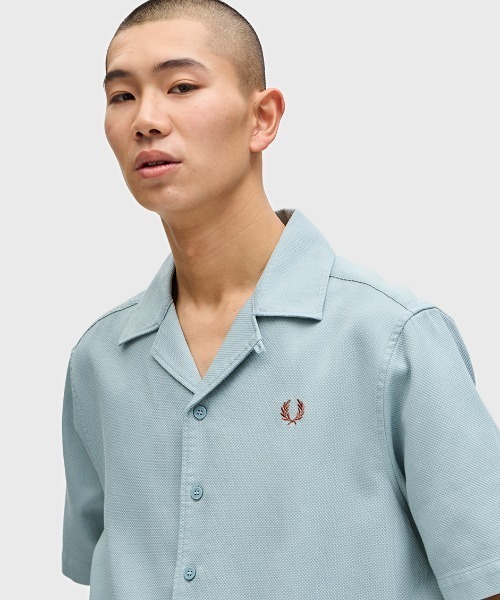 FRED PERRY（フレッドペリー）の「Pique Texture Revere Collar Shirt／ピケテクスチャーオープンカラーシャツ（シャツ/ブラウス・メンズ・ネイビー/サックスブルー/オフホワイト/ベージュ/ネイビー系/ライトブルー・M/L）」の18枚目の写真