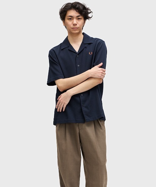FRED PERRY（フレッドペリー）の「Pique Texture Revere Collar Shirt／ピケテクスチャーオープンカラーシャツ（シャツ/ブラウス・メンズ・ネイビー/サックスブルー/オフホワイト/ベージュ/ネイビー系/ライトブルー・M/L）」の7枚目の写真