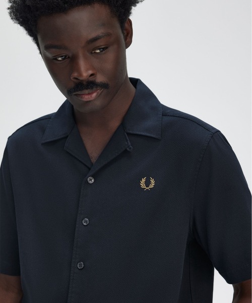 FRED PERRY（フレッドペリー）の「Pique Texture Revere Collar Shirt／ピケテクスチャーオープンカラーシャツ（シャツ/ブラウス・メンズ・ネイビー/サックスブルー/オフホワイト/ベージュ/ネイビー系/ライトブルー・M/L）」の11枚目の写真