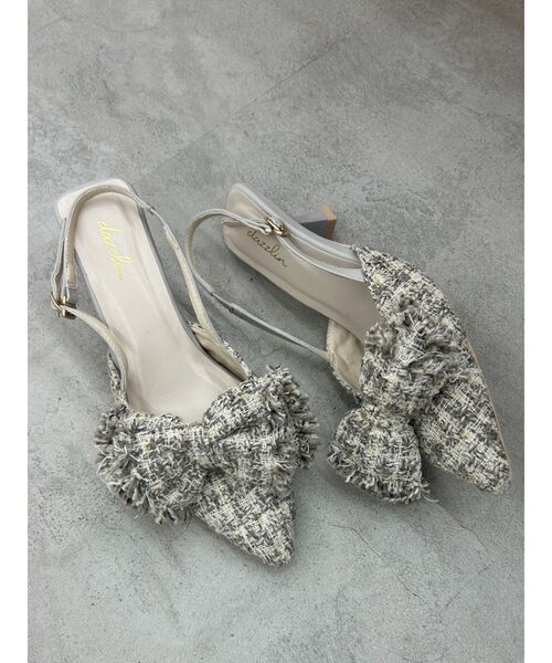 dazzlin（ダズリン）の「エレガントバレエリボンパンプス（パンプス・レディース・ブラック/パープル/ベージュ/オフホワイト/グレー/ピンク・LARGE/MEDIUM）」の4枚目の写真