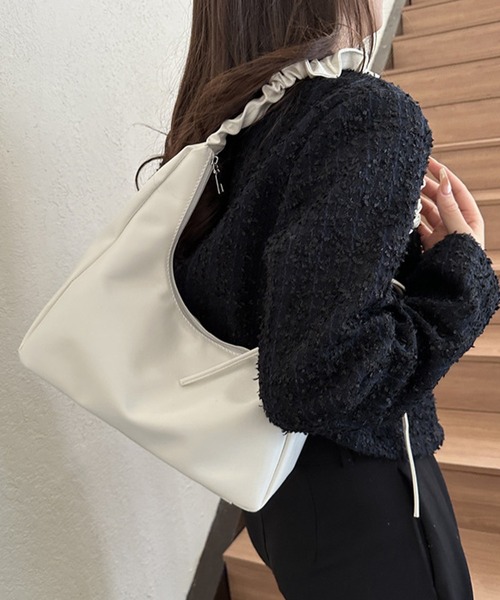 MILAE（ミレ）の「フェイクレザーショルダーバッグ（ショルダーバッグ・レディース・ゴールド/ブラック/シルバー/ブラウン/ホワイト・FREE）」の21枚目の写真