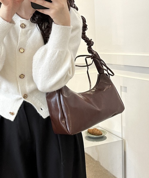 MILAE（ミレ）の「フェイクレザーショルダーバッグ（ショルダーバッグ・レディース・ゴールド/ブラック/シルバー/ブラウン/ホワイト・FREE）」の22枚目の写真