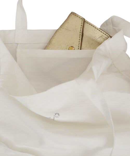 whim(ウィム)の「【NEW】"W" logo tote bag(トートバッグ・レディース・ホワイト/ブラック・FREE)」の7枚目の写真