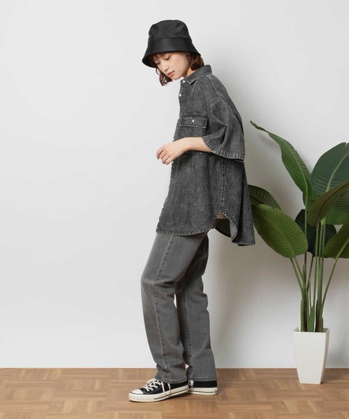 BACK NUMBER(バックナンバー)の「BACK NUMBER(バックナンバー)ライトオンスデニム半袖ビッグシャツ(シャツ/ブラウス・レディース・ブラック・M/L/XL)」の4枚目の写真