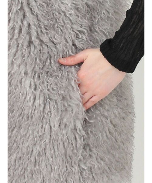 MURUA（ムルーア）の「フェイクファーオーバージレ（ベスト・レディース・グレー/アイボリー・FREE）」の7枚目の写真