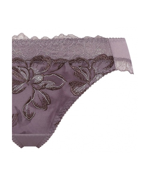 Triumph（トリンプ）の「天使のブラ 魔法のハリ感606 レギュラーショーツ TR606 Hikini【M,Lサイズ】（ショーツ・レディース・グレー/ベージュ/パープル/ブルー/ホワイト・L/M）」の11枚目の写真