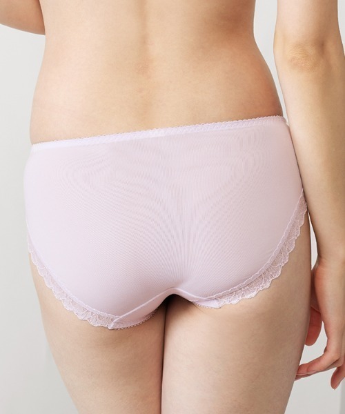 Triumph（トリンプ）の「天使のブラ 魔法のハリ感606 レギュラーショーツ TR606 Hikini【M,Lサイズ】（ショーツ・レディース・グレー/ベージュ/パープル/ブルー/ホワイト・L/M）」の13枚目の写真