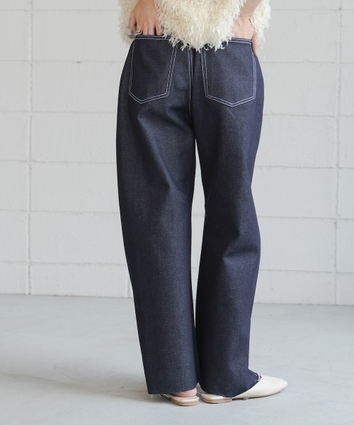 Bab（バブ）の「【S・Mサイズ展開あり】カーブデニムパンツ（デニムパンツ・レディース・インディゴブルー/ブラック・M/S）」の17枚目の写真