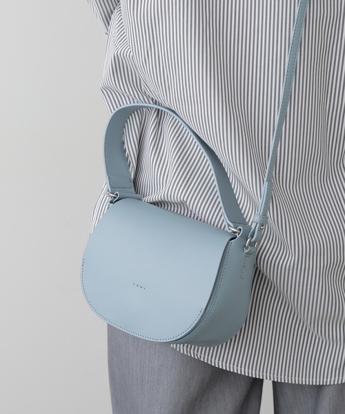 YAHKI(ヤーキ)の「YAHKI/ヤーキ VEAGAN LEATHER ハーフムーンバッグ(ショルダーバッグ・レディース・ブラック/アイボリー/ブルー・FREE)」の18枚目の写真