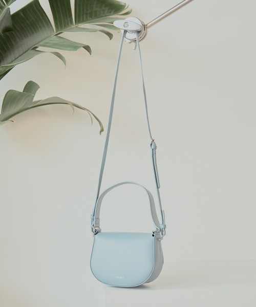 YAHKI(ヤーキ)の「YAHKI/ヤーキ VEAGAN LEATHER ハーフムーンバッグ(ショルダーバッグ・レディース・ブラック/アイボリー/ブルー・FREE)」の21枚目の写真