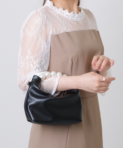 Lace Ladies(レースレディース)の「ビッグパール コンパクト 2WAY レザー調 ショルダーバッグ(クラッチバッグ・レディース・シルバー/アイボリー/ブラック/ベージュ・FREE)」の10枚目の写真