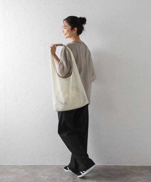 Bonjour Sagan（ボンジュールサガン）の「巾着付きメッシュバッグ（ショルダーバッグ・レディース・ブラック/アイボリー・FREE）」の7枚目の写真