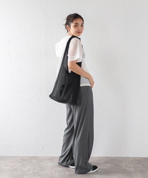 Bonjour Sagan（ボンジュールサガン）の「巾着付きメッシュバッグ（ショルダーバッグ・レディース・ブラック/アイボリー・FREE）」の14枚目の写真