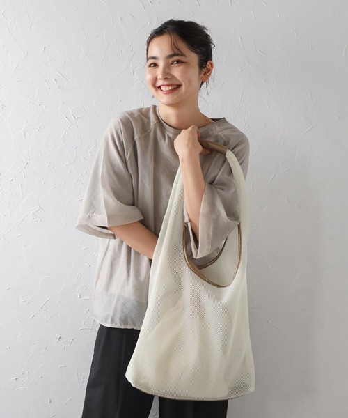 Bonjour Sagan（ボンジュールサガン）の「巾着付きメッシュバッグ（ショルダーバッグ・レディース・ブラック/アイボリー・FREE）」の3枚目の写真