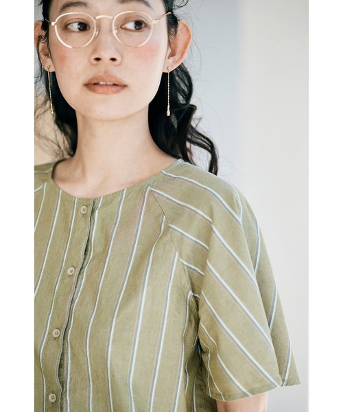 and myera（アンド マイラ）の「ａｎｄ　ｍｙｅｒａ　ストライプなラグランシャツ（シャツ/ブラウス・レディース・ベージュ/グリーン/ブルー・MEDIUM/LARGE/X-LARGE/SMALL）」の4枚目の写真