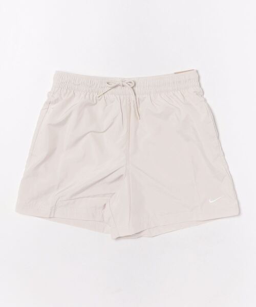 NIKE(ナイキ)の「《NIKEアパレル》WSNSWMRエッセンシャルウーブンショート(その他パンツ・レディース・ホワイト系その他/ダークネイビー/ブラック/グリーン系その他/ホワイト×ブラック/ホワイト系その他2/ブルー系その他・S/M/L/XL/XS)」の3枚目の写真