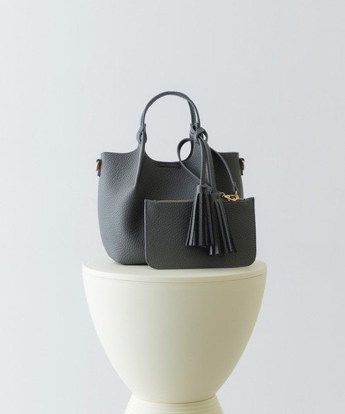 RODE SKO（ロデスコ）の「ポーチ付タックミニショルダーバッグ（ショルダーバッグ・レディース・ブラック/オレンジ/アイボリー/グレー/ミント・ONE）」の4枚目の写真