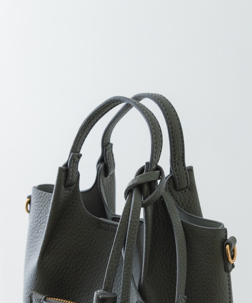 RODE SKO（ロデスコ）の「ポーチ付タックミニショルダーバッグ（ショルダーバッグ・レディース・ブラック/オレンジ/アイボリー/グレー/ミント・ONE）」の7枚目の写真