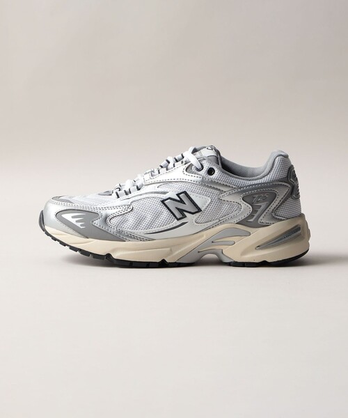 NEW BALANCE(ニューバランス)の「<New Balance>ML725(スニーカー・レディース・ブラック/シルバー・22.5cm/23cm/23.5cm/24cm/24.5cm/25cm)」の2枚目の写真