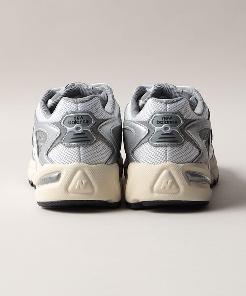 NEW BALANCE(ニューバランス)の「<New Balance>ML725(スニーカー・レディース・ブラック/シルバー・22.5cm/23cm/23.5cm/24cm/24.5cm/25cm)」の6枚目の写真