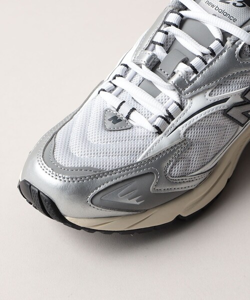 NEW BALANCE(ニューバランス)の「<New Balance>ML725(スニーカー・レディース・ブラック/シルバー・22.5cm/23cm/23.5cm/24cm/24.5cm/25cm)」の9枚目の写真