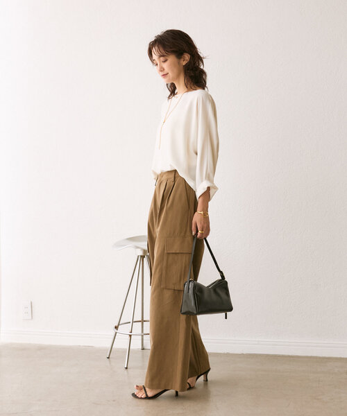 RIVE DROITE（リヴドロワ）の「【MONN.:.(モン)】チノカーゴパンツ（カーゴパンツ・レディース・ネイビー/ブラウン・38/36）」の3枚目の写真