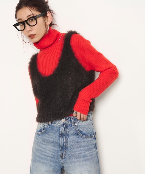 Auntie Rosa Holiday(アンティローザホリデー)の「クロップドシャギーニットベスト(ベスト・レディース・オフホワイト/ブラウン・FREE)」の2枚目の写真