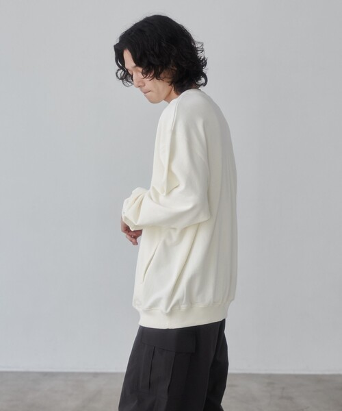 KELTY（ケルティ）の「KELTY（ケルティ）別注裏毛クルーネックスウェット（WEB限定カラー）（スウェット・メンズ・ホワイト/ライトグレー/ブラック/ダークブラウン/グレー/ワインレッド・L/M）」の9枚目の写真