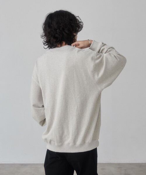 KELTY（ケルティ）の「KELTY（ケルティ）別注裏毛クルーネックスウェット（WEB限定カラー）（スウェット・メンズ・ホワイト/ライトグレー/ブラック/ダークブラウン/グレー/ワインレッド・L/M）」の20枚目の写真