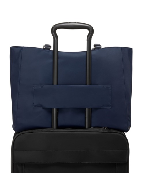 TUMI（トゥミ）の「VOYAGEUR 「ヴァレッタ」ラージ・トート（A4/PC15