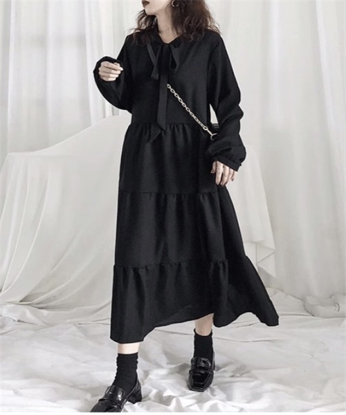 Dream garden(ドリームガーデン)の「ボウタイ襟 ティアードワンピース(ワンピース・レディース・ブラック・2XL/XL/L/M/S)」の8枚目の写真
