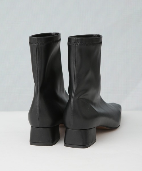 NANO universe(ナノユニバース)の「ストレッチスクエアトゥショートブーツ(ブーツ・レディース・ブラック/ベージュ・36/37/38)」の6枚目の写真