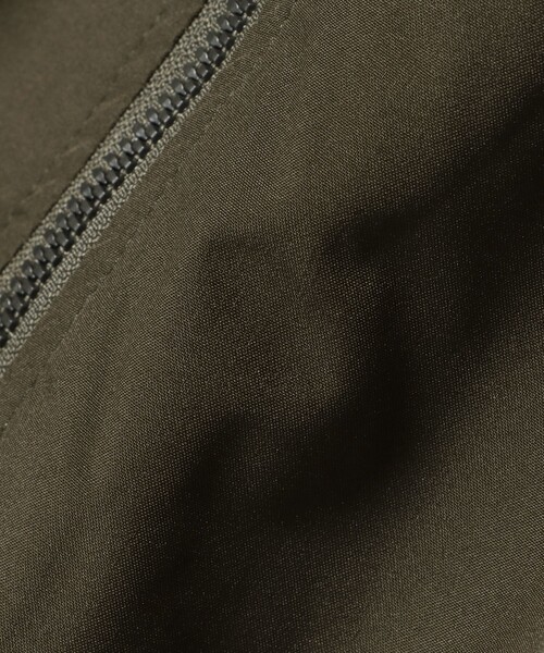 BEAMS HEART(ビームスハート)の「ソリッド タフタ MA-1(ライダースジャケット・メンズ・オリーブ/ブラック・LARGE/MEDIUM/SMALL)」の21枚目の写真