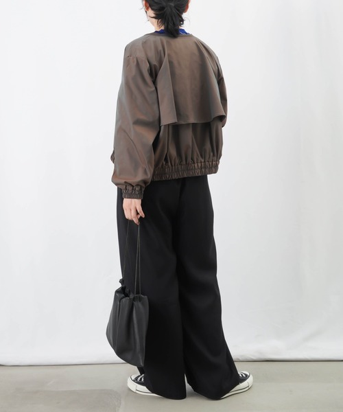 LUCA/LADY LUCK LUCA（ルカ/レディラックルカ）の「LC/LLL 玉虫シャンブレーギャザーブルゾン / バックフレアショートブルゾン【セットアップ着用可】（ブルゾン・レディース・ブラック/ブラウン・FREE）」の10枚目の写真