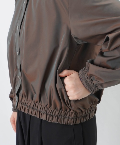 LUCA/LADY LUCK LUCA（ルカ/レディラックルカ）の「LC/LLL 玉虫シャンブレーギャザーブルゾン / バックフレアショートブルゾン【セットアップ着用可】（ブルゾン・レディース・ブラック/ブラウン・FREE）」の19枚目の写真